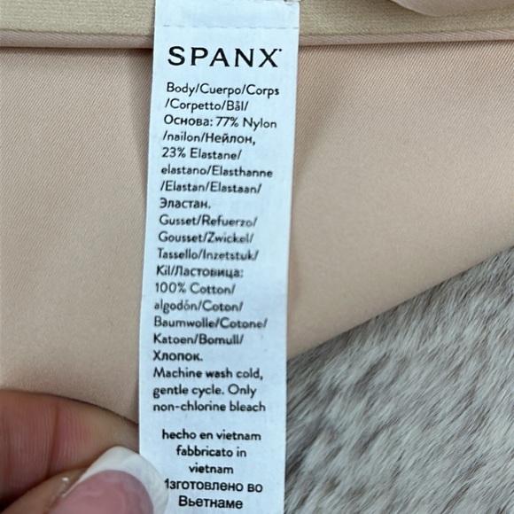 SPANX | Undie-tectable® Smoothing Thong, in Soft Nude, Size S, NWT - Picture 8 of 10